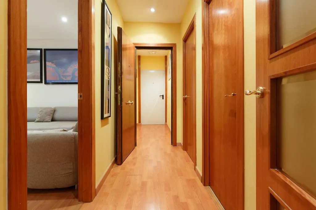 Marina Daire Barselona 0*,  İspanya